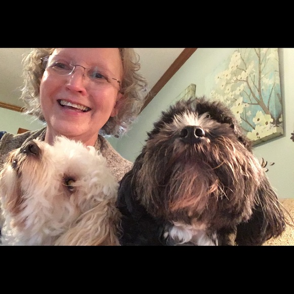 Meet your Posher, Laurie - Picture 1 of 1